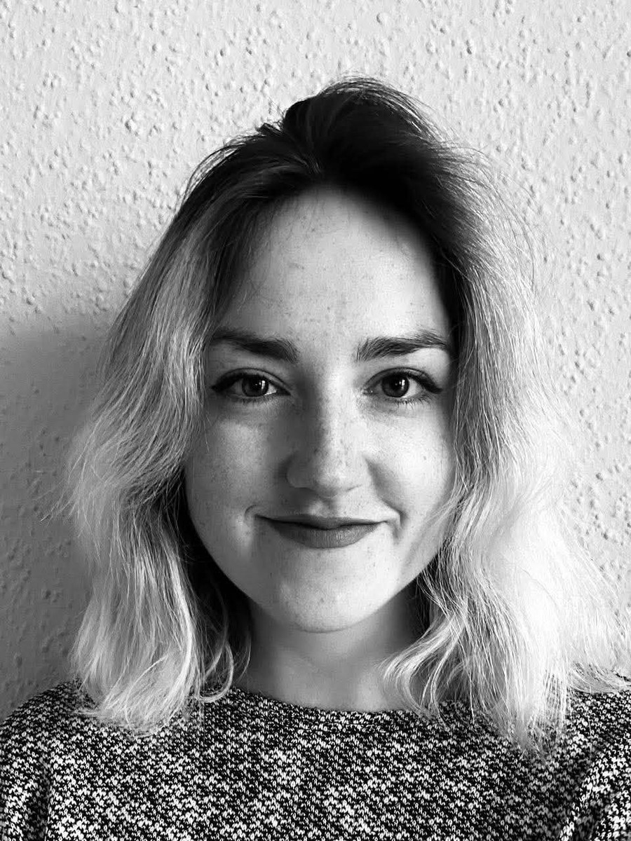 Karolina Turek — visual identity and UX/UI at Sonke Design
